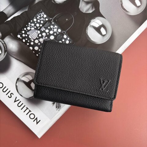 ::LOUIS VUITTON:: LV M26250 Victor 錢包 黑色蠟面小牛皮 皮革三摺短夾