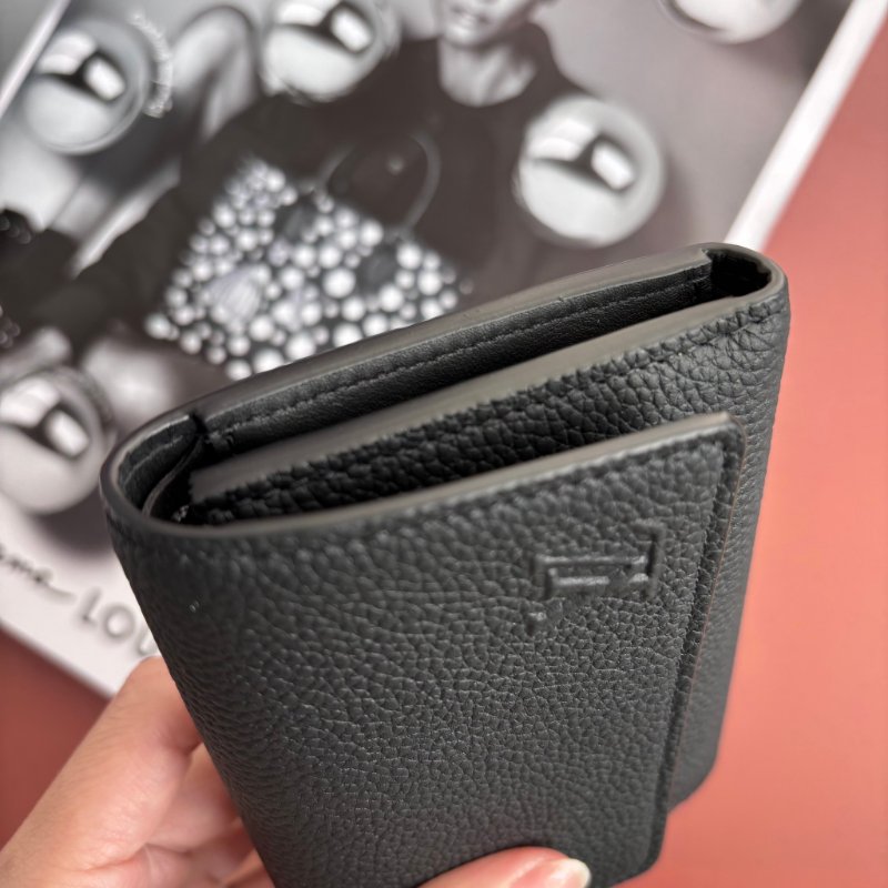 ::LOUIS VUITTON:: LV M26250 Victor 錢包 黑色蠟面小牛皮 皮革三摺短夾-5