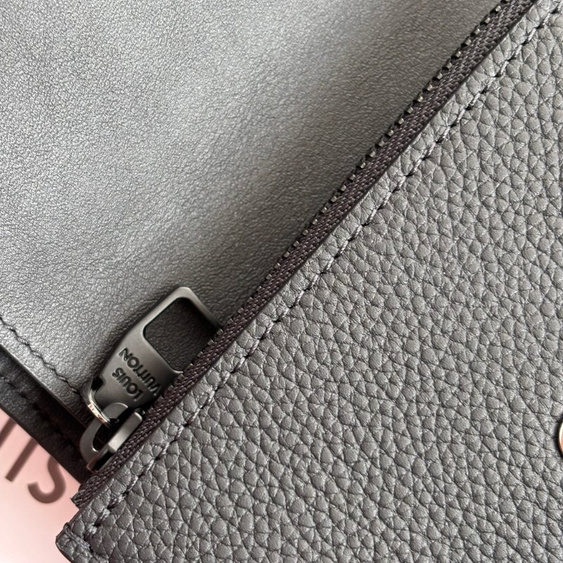 ::LOUIS VUITTON:: LV M26250 Victor 錢包 黑色蠟面小牛皮 皮革三摺短夾-14