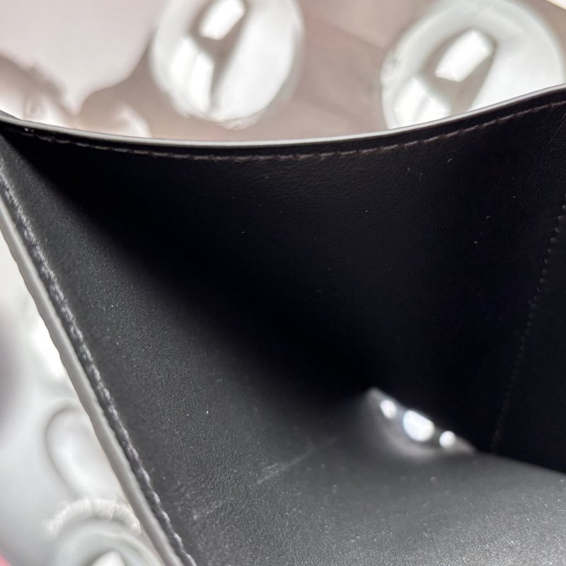 ::LOUIS VUITTON:: LV M26250 Victor 錢包 黑色蠟面小牛皮 皮革三摺短夾-20