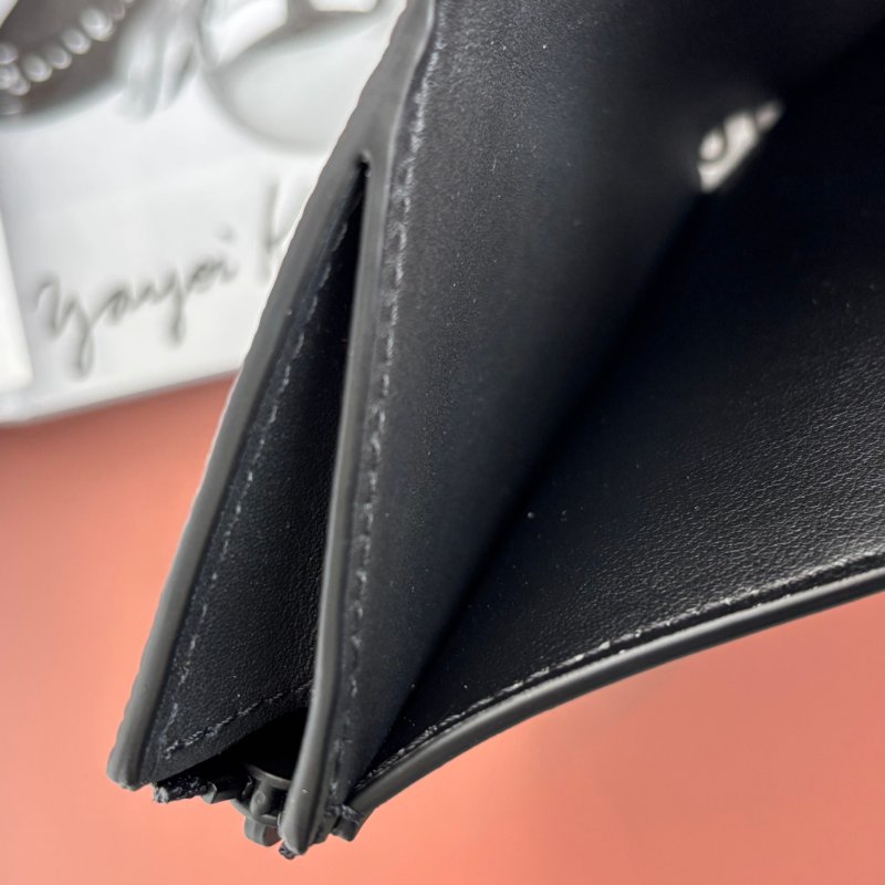 ::LOUIS VUITTON:: LV M26250 Victor 錢包 黑色蠟面小牛皮 皮革三摺短夾-21