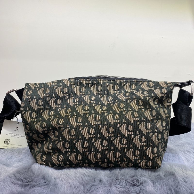 全新閒置品 Calvin Klein 滿版帆布側背包-2