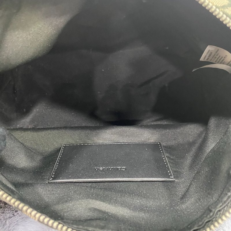 全新閒置品 Calvin Klein 滿版帆布側背包-10
