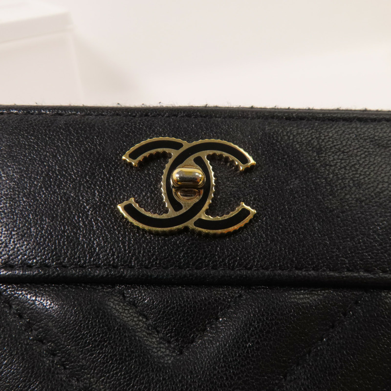 CHANEL 牛皮皮革Mini Pouch金扣手拿包-5