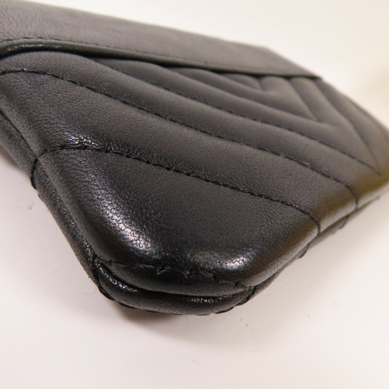 CHANEL 牛皮皮革Mini Pouch金扣手拿包-9