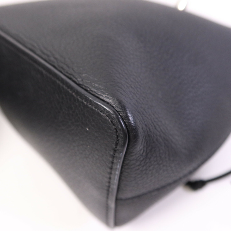 LOUIS VUITTON 牛皮皮革Nano Lockme銀扣肩背袋-4