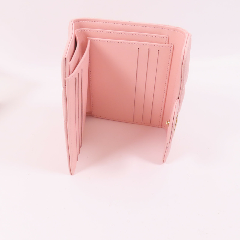 CHANEL 牛皮皮革Compact Flap Wallet金扣短錢包-7