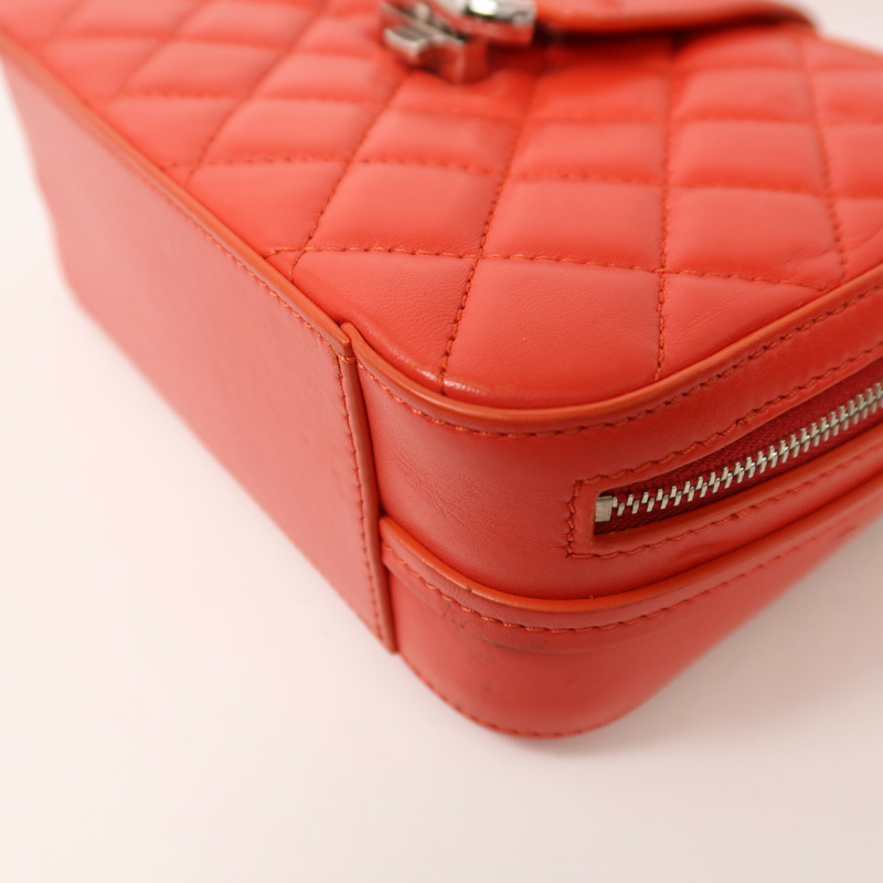 CHANEL 羊皮皮革Chain Shoulder銀扣鏈帶肩背袋-11