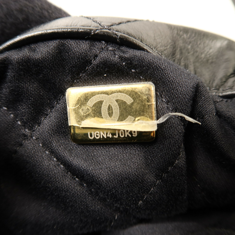 CHANEL 牛皮皮革22 Backpack金扣鏈帶背包-6