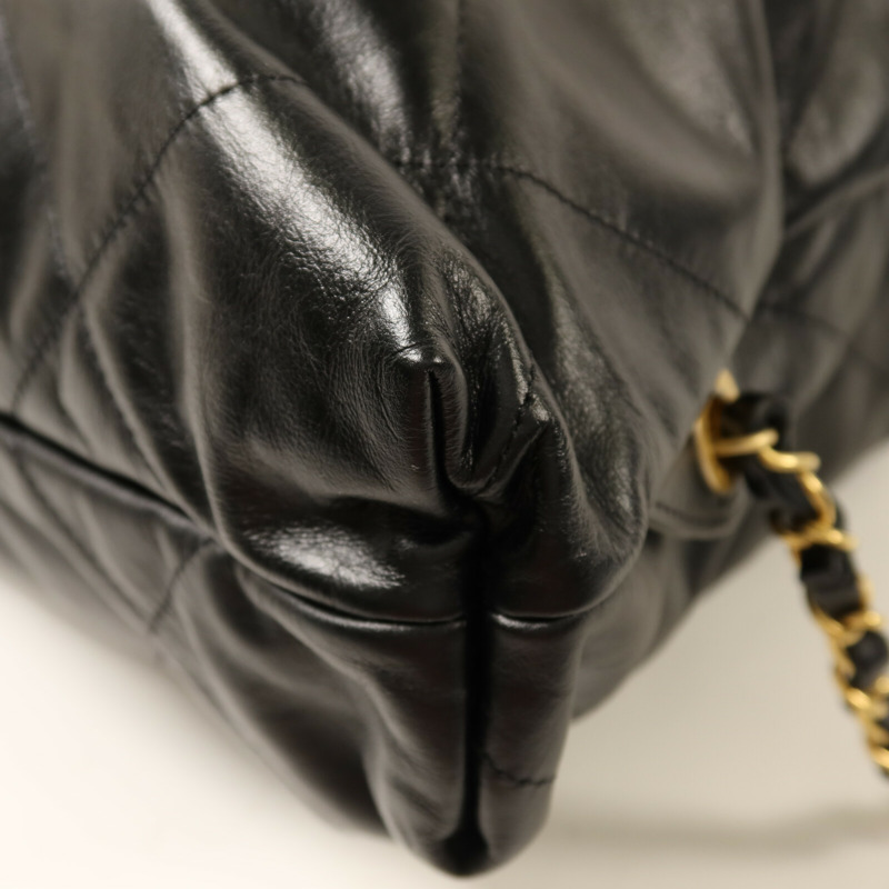 CHANEL 牛皮皮革22 Backpack金扣鏈帶背包-11