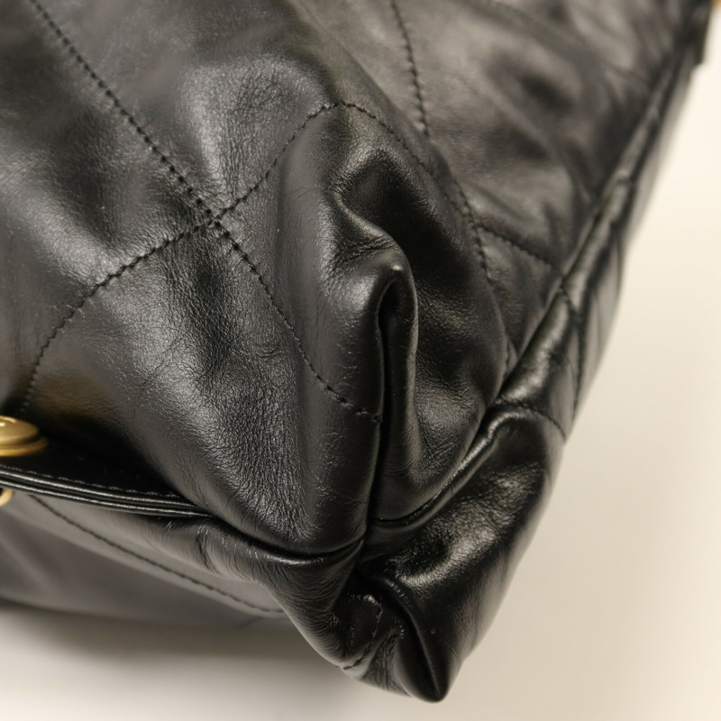 CHANEL 牛皮皮革22 Backpack金扣鏈帶背包-12