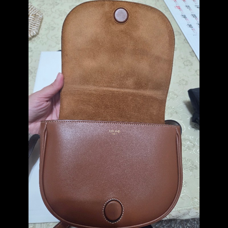 Celine cuir 光滑牛皮馬鞍包 焦糖色-17