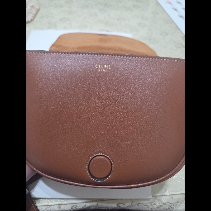 Celine cuir 光滑牛皮馬鞍包 焦糖色-18