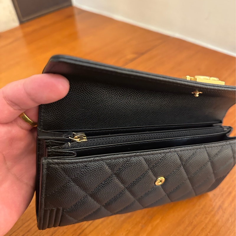 CHANEL 黑荔枝金BOY釦式長夾-9