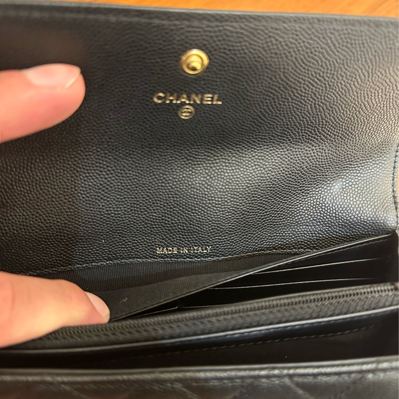 CHANEL 黑荔枝金BOY釦式長夾-12