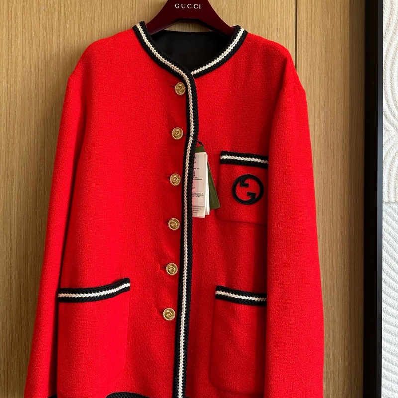 閒置新Gucci 古馳 雙G金扣刺繡大logo 羊毛開衫 外套 夾克 富家千金風 洋氣小姐姐必備 女款 尺碼：36碼/胸圍100衣長66  40碼/胸圍104衣長68 。-0