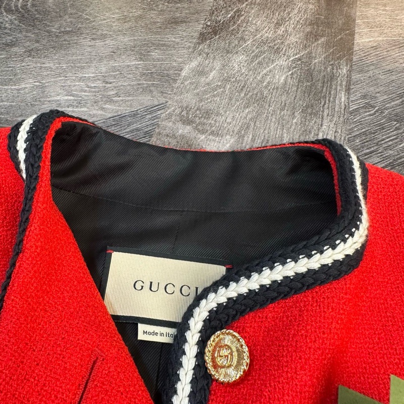 閒置新Gucci 古馳 雙G金扣刺繡大logo 羊毛開衫 外套 夾克 富家千金風 洋氣小姐姐必備 女款 尺碼：36碼/胸圍100衣長66  40碼/胸圍104衣長68 。-3