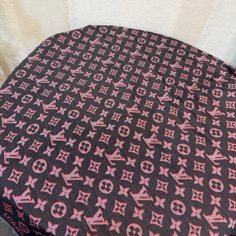 LV 深藍底紅Logo羊毛絲質方巾M76078-0