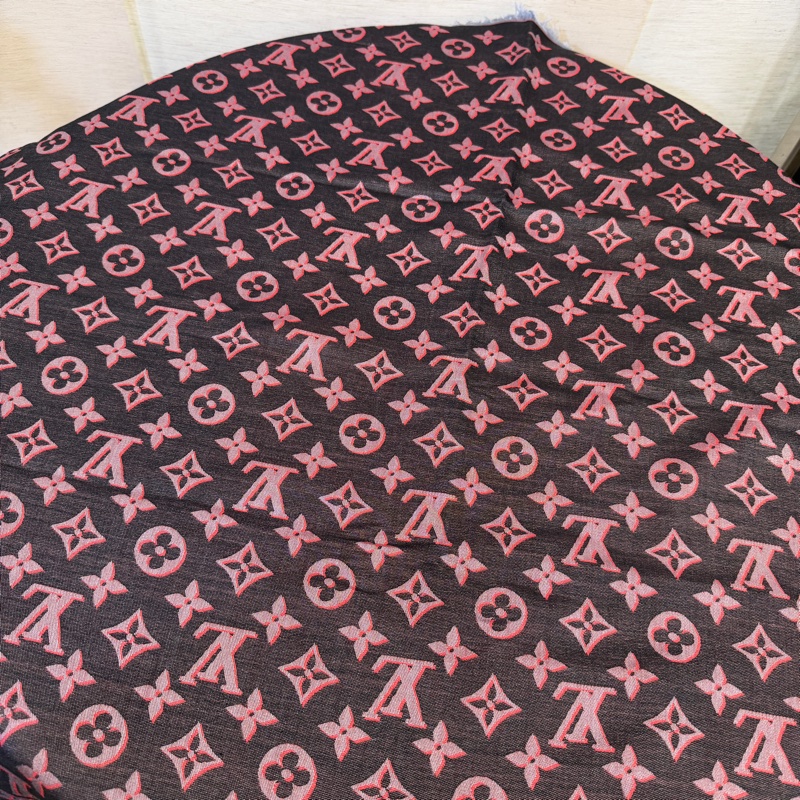 LV 深藍底紅Logo羊毛絲質方巾M76078-5