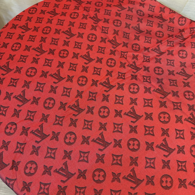LV 深藍底紅Logo羊毛絲質方巾M76078-9
