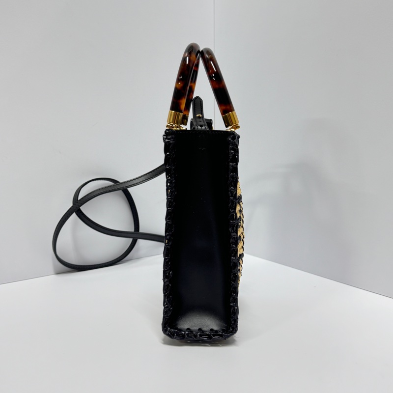 【全新品🎁】 FENDI 經典老花 手機斜背包 (專櫃63000)-9