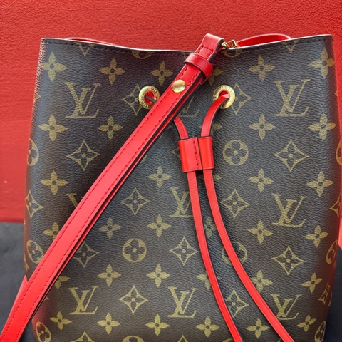 LouisVuitton路易威登  M44021   26x26x17.5 附件：無