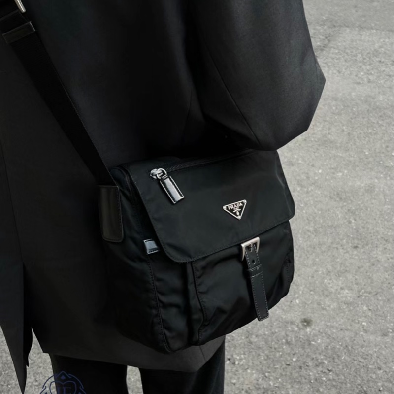 ✔️Prada降落傘布小郵差包/尼龍斜背包/肩背包-1