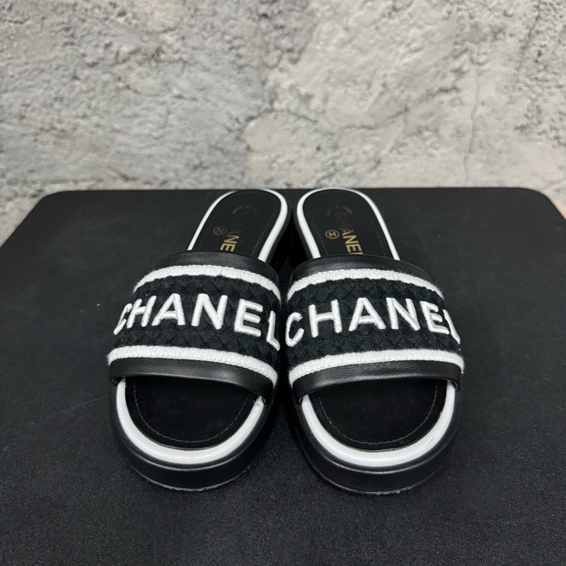 Chanel 香奈兒拖鞋黑白色 碼數39-0