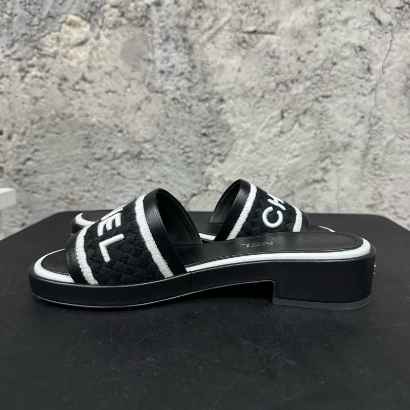 Chanel 香奈兒拖鞋黑白色 碼數39-5