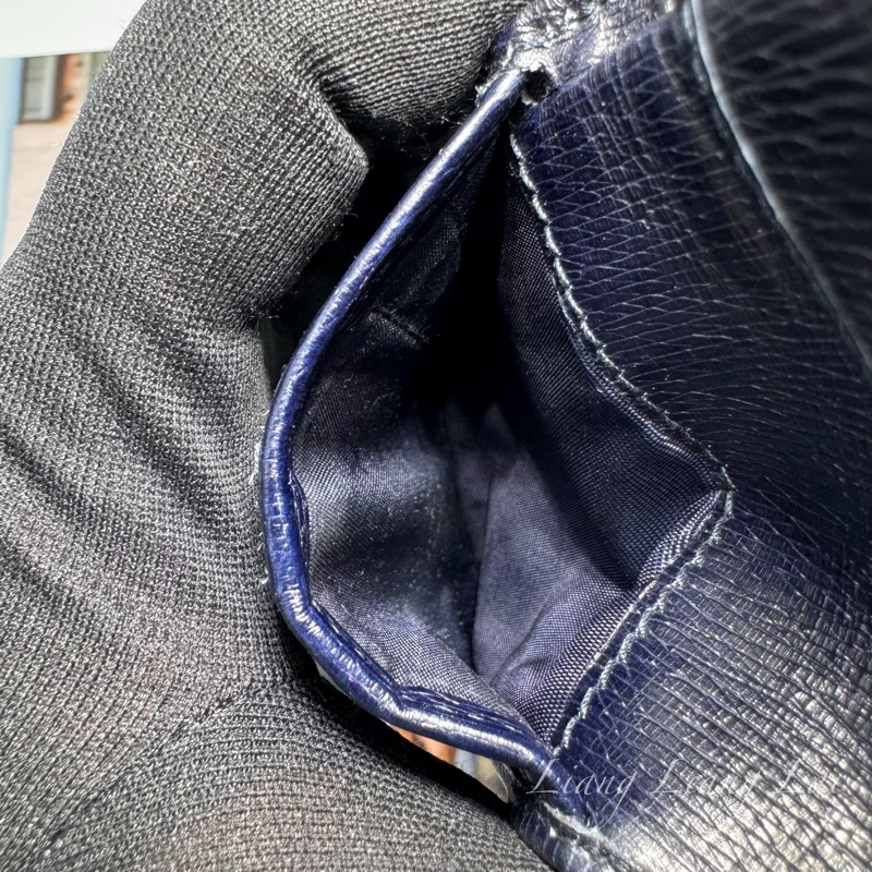 GUCCI 古馳經典金屬標牛皮壓紋深藍色對開短夾-12