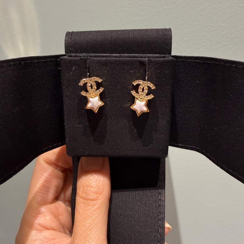 Chanel 香奈兒 水鑽星星針式耳環(金) 珍珠母貝質感耳針 雙c耳針-2