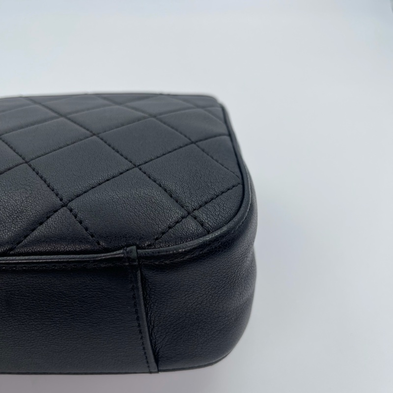 「JL精品代購」香奈兒黑金19Bag皮穿手柄handle小號2way郵差包-9