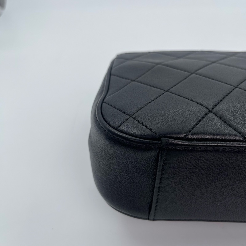 「JL精品代購」香奈兒黑金19Bag皮穿手柄handle小號2way郵差包-10