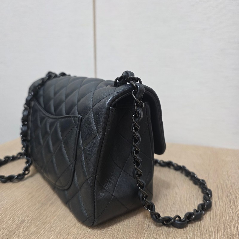 [新年優惠持續中🧧] Chanel香奈兒 銀黑羊皮菱格黑釦Mini CF20肩斜背-3