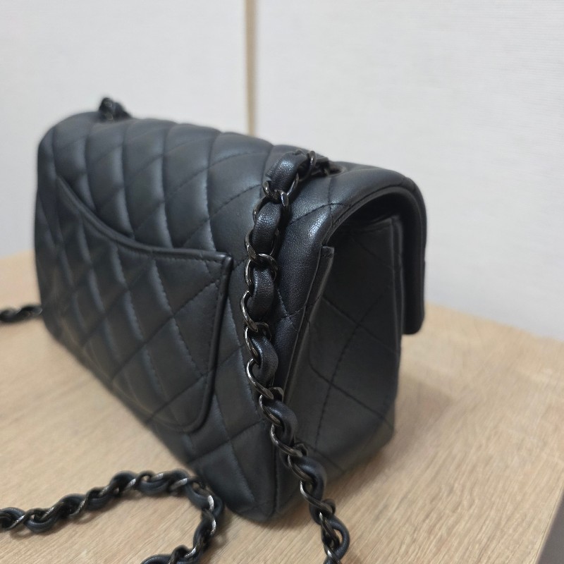 [新年優惠持續中🧧] Chanel香奈兒 銀黑羊皮菱格黑釦Mini CF20肩斜背-8