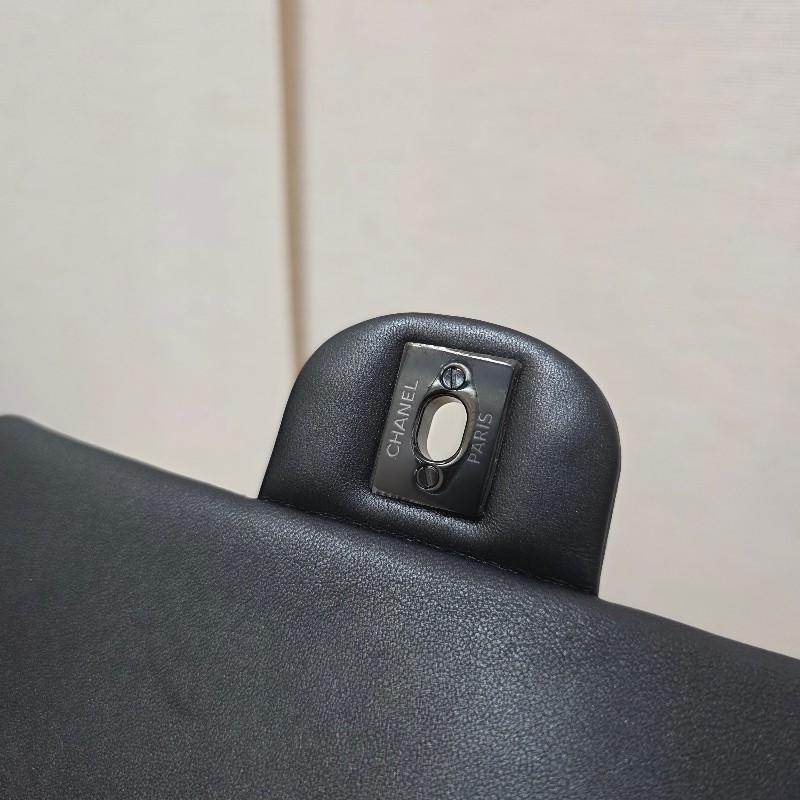 [新年優惠持續中🧧] Chanel香奈兒 銀黑羊皮菱格黑釦Mini CF20肩斜背-13