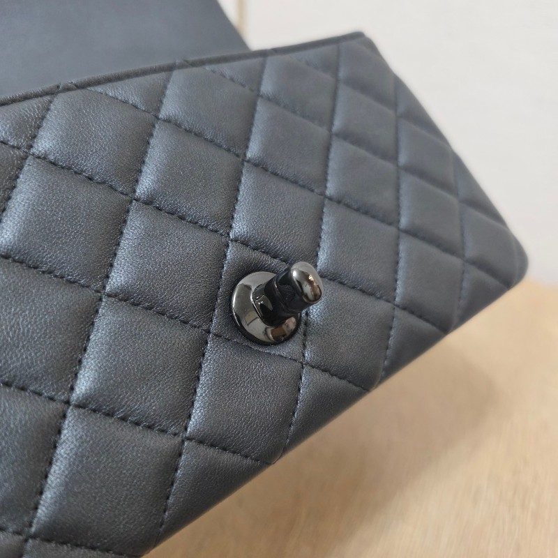 [新年優惠持續中🧧] Chanel香奈兒 銀黑羊皮菱格黑釦Mini CF20肩斜背-18