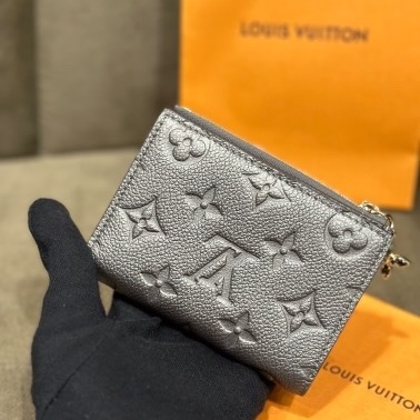 LV Lisa錢包短夾 銀灰缺貨色-1