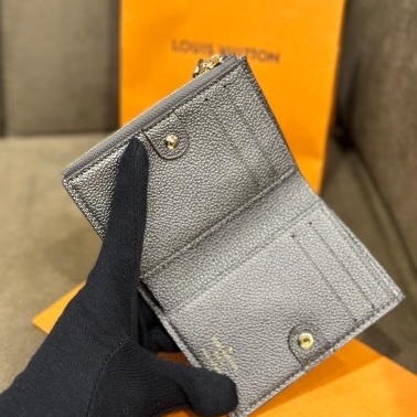 LV Lisa錢包短夾 銀灰缺貨色-3
