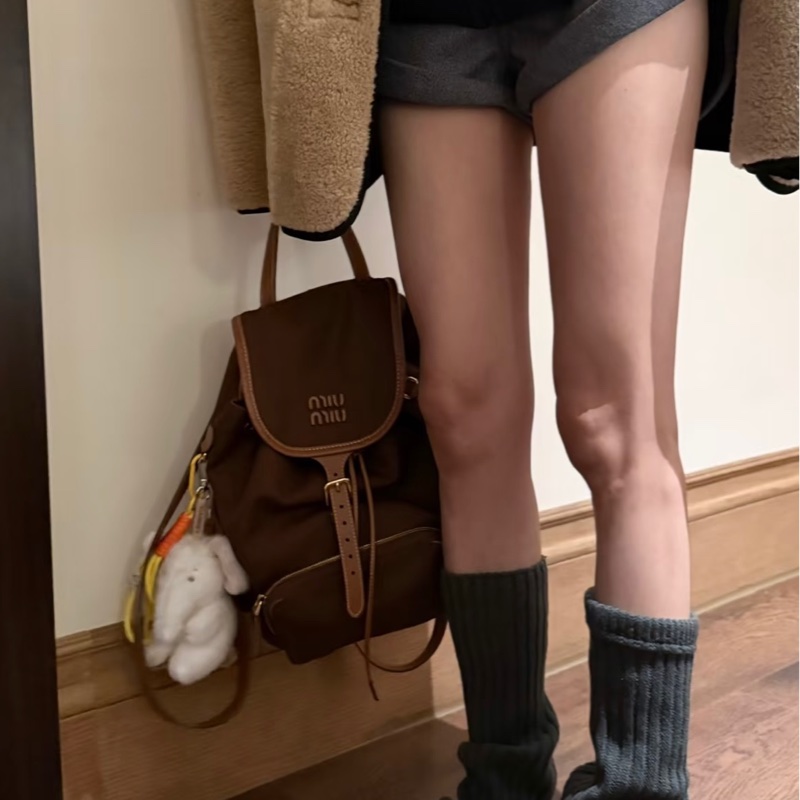 MiuMiu雙肩背包卡其 (大)-3