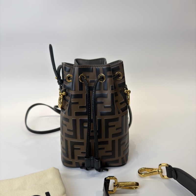 FENDI老花壓紋小水桶-5