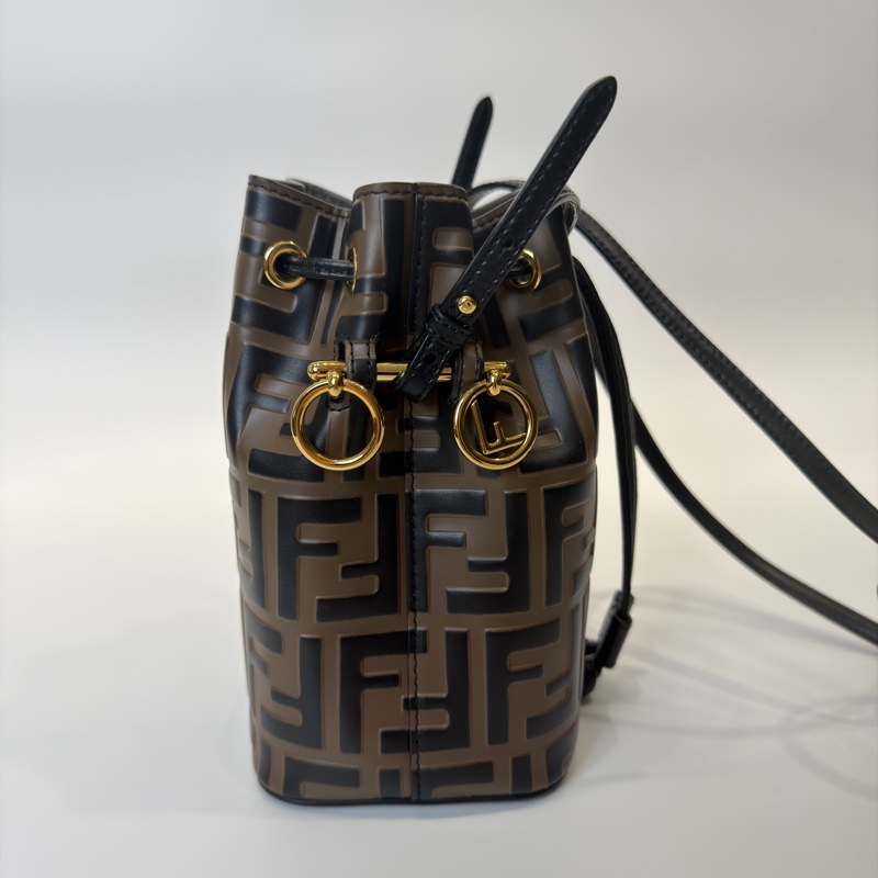 FENDI老花壓紋小水桶-9