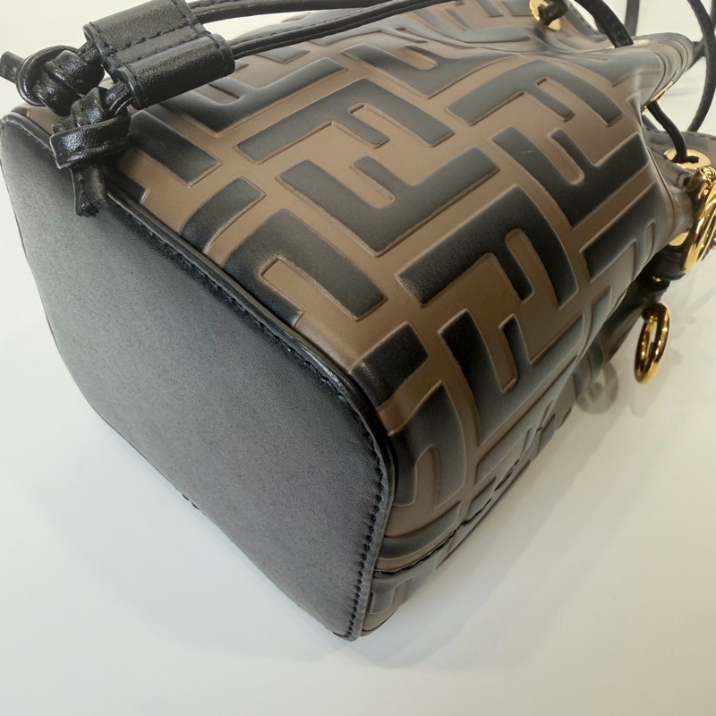 FENDI老花壓紋小水桶-13