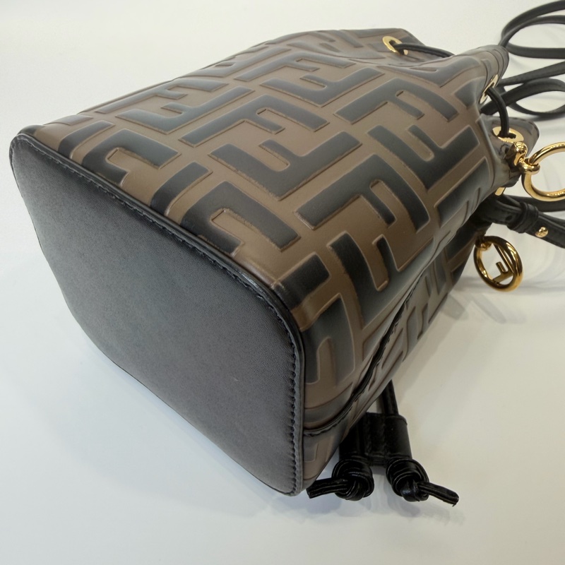 FENDI老花壓紋小水桶-15