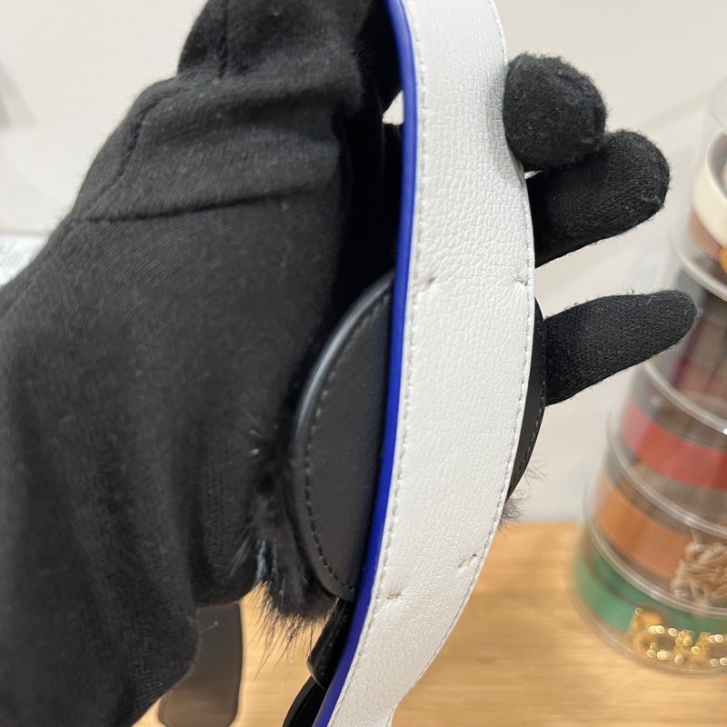 Fendi 老佛爺造型背帶-5