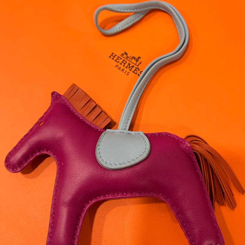 Hermes/愛馬仕Swift皮革 Rodeo MM Charm小馬掛飾(桃紅/水藍/橘)-0