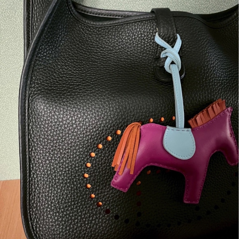 Hermes/愛馬仕Swift皮革 Rodeo MM Charm小馬掛飾(桃紅/水藍/橘)-2