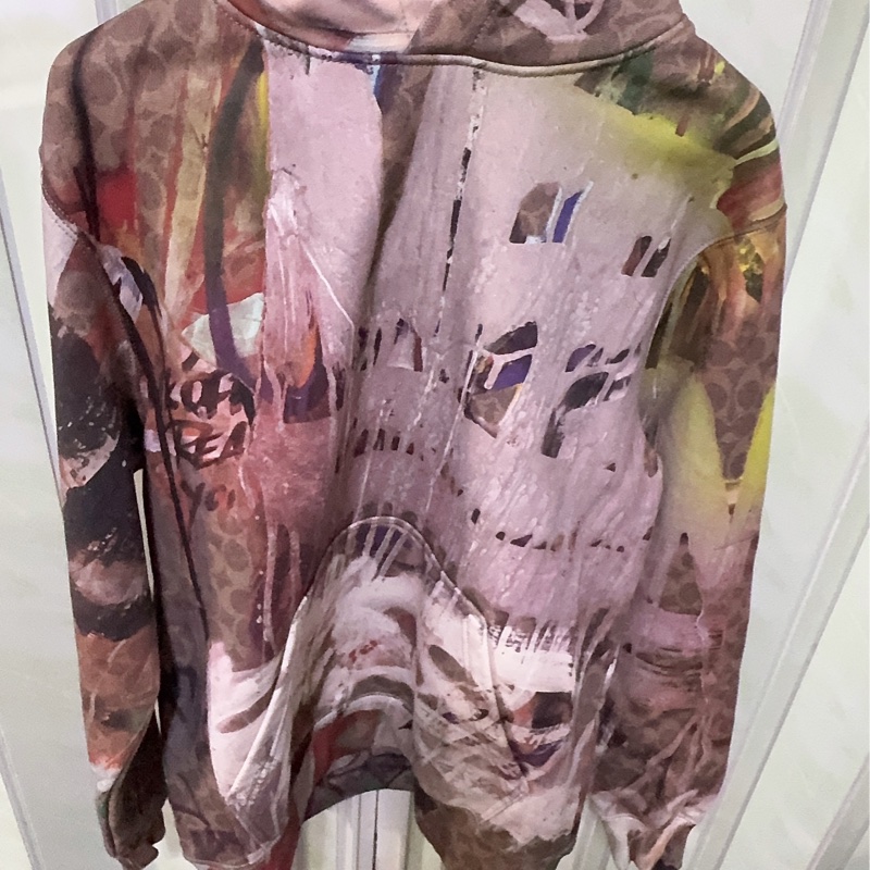 全新Coach 與紐約傳奇塗鴉藝術家組合聯名合作的有機棉連帽上衣-14