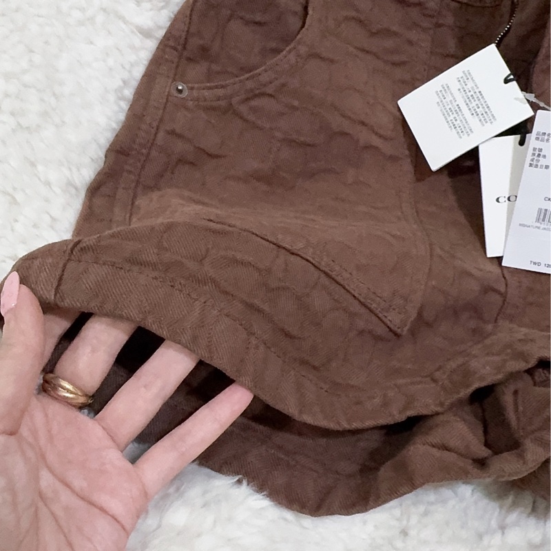 全新 coach巧克力色牛仔短褲（M號）-9