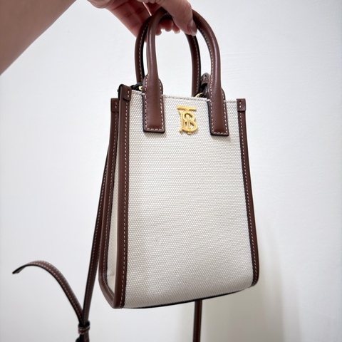 Burberry 琴譜包手機包